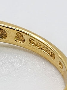 1936: Vintage: 18ct Gold 5 Blue Aquamarines Stacker Dress Ring- Gorgeous