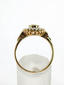 1717: Vintage: 14ct Gold Peridot 16 Natural Diamonds Cluster Ring- Just lovely