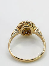 Cargar imagen en el visor de la galería, 1717: Vintage: 14ct Gold Peridot 16 Natural Diamonds Cluster Ring- Just lovely
