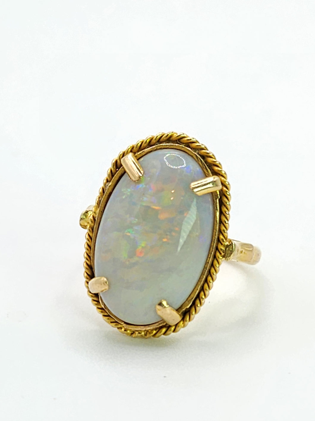 1907: Vintage: 18ct Gold Vibrant Oval Cabochon White Opal Solitaire- lovely colour play