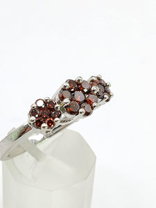 1924: Vintage: 9ct White Gold Red Diamonds (1ct) Flowerhead Trilogy Ring-&nbsp; 21 Natural Diamonds