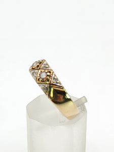1941: Vintage: 9ct Gold Champagne & White Diamonds Band- Geometric sparkler, nice weight