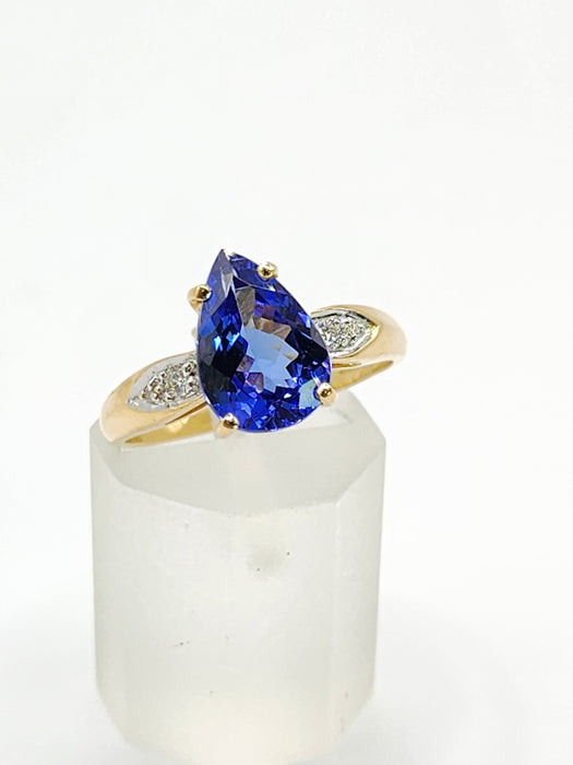 1969 Vintage: 18ct Yellow Gold Pear-Cut Tanzanite & Diamond Dress Ring