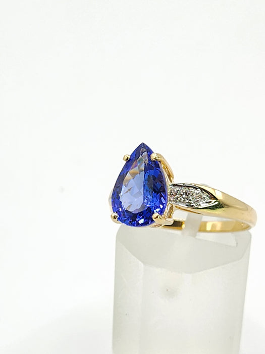 1969 Vintage: 18ct Yellow Gold Pear-Cut Tanzanite & Diamond Dress Ring