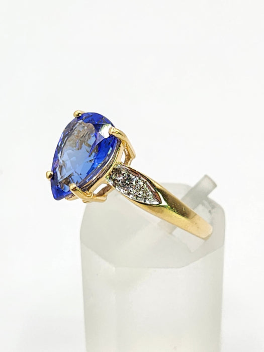 1969 Vintage: 18ct Yellow Gold Pear-Cut Tanzanite & Diamond Dress Ring