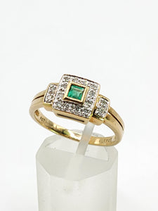 1946: Vintage: 9ct Gold Art Deco Style Emerald 16 Natural Diamonds Ring-sparkling beauty