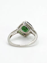 Cargar imagen en el visor de la galería, 1972: Vintage: 9ct White Gold Green Tourmaline 12 Diamonds Ring- sparkling beauty
