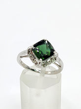Cargar imagen en el visor de la galería, 1972: Vintage: 9ct White Gold Green Tourmaline 12 Diamonds Ring- sparkling beauty
