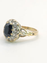 Cargar imagen en el visor de la galería, 1235: Vintage: 9ct Gold Australian Blue Sapphire Diamonds Cluster Ring - the classic Diana style
