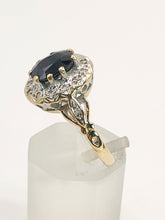 Cargar imagen en el visor de la galería, 1235: Vintage: 9ct Gold Australian Blue Sapphire Diamonds Cluster Ring - the classic Diana style
