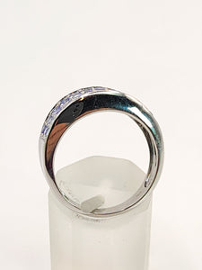 1524: Vintage: 9ct White Gold Violet Blue Tanzanites Dress Ring