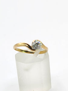 1646: Vintage: 18ct Gold & Platinum Diamond Solitaire (0.37ct) Ring- superb quality