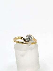 1646: Vintage: 18ct Gold & Platinum Diamond Solitaire (0.37ct) Ring- superb quality
