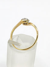 Load image into Gallery viewer, 1646: Vintage: 18ct Gold &amp; Platinum Diamond Solitaire (0.37ct) Ring- superb quality
