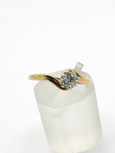 Load image into Gallery viewer, 1646: Vintage: 18ct Gold &amp; Platinum Diamond Solitaire (0.37ct) Ring- superb quality
