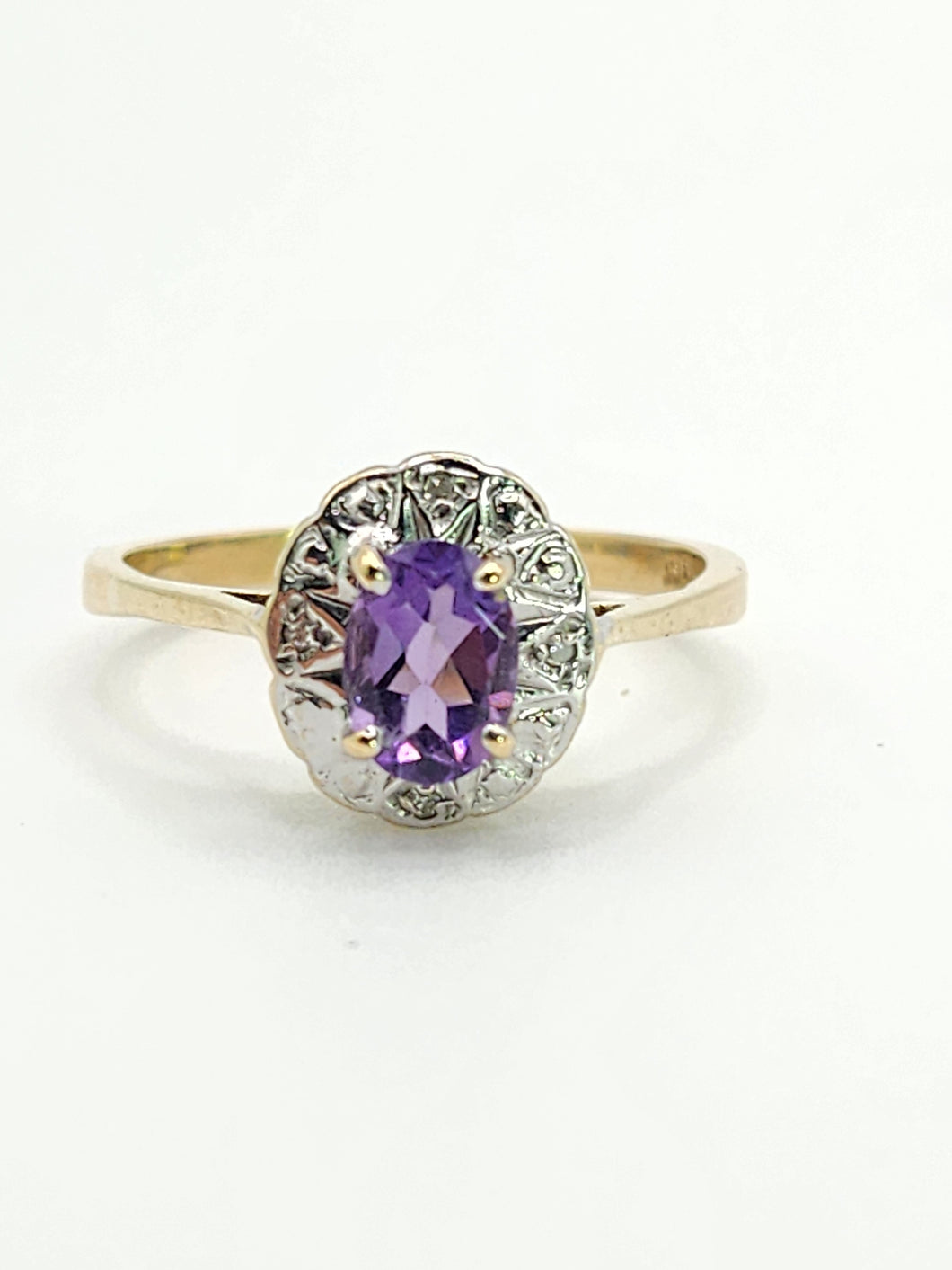 1668: Vintage: 9ct Gold Lilac Amethyst Diamonds Cluster Ring- petite, sparkling, a fine example