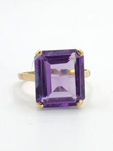 Load image into Gallery viewer, 1693:Vintage; 9ct Gold Large Emerald Cut Alexandrite Cocktail Ring- Exceptional

