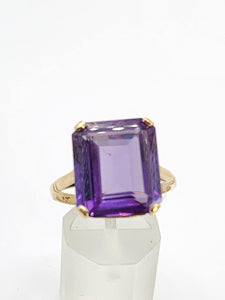 1693:Vintage; 9ct Gold Large Emerald Cut Alexandrite Cocktail Ring- Exceptional