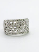 Cargar imagen en el visor de la galería, 1752: Vintage: 9ct White Gold Openwork 39 Natural Diamonds Statement Ring- Eye candy
