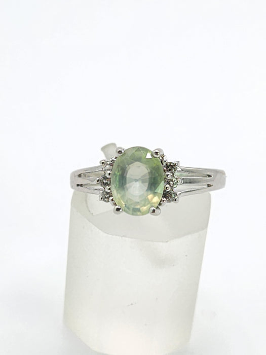 1785: Vintage: 9ct White Gold Mint Green Paraiba Tourmaline Glacier Topaz Dress Ring- crisp, clean, eye-candy