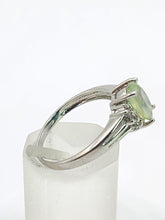 Cargar imagen en el visor de la galería, 1785: Vintage: 9ct White Gold Mint Green Paraiba Tourmaline Glacier Topaz Dress Ring- crisp, clean, eye-candy
