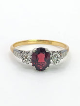 Cargar imagen en el visor de la galería, 1830: Vintage: 18ct Gold Almandine Garnet Diamonds 3-Stone Straight Ring- Superb
