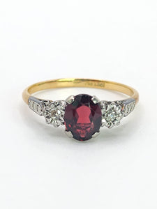 1830: Vintage: 18ct Gold Almandine Garnet Diamonds 3-Stone Straight Ring- Superb