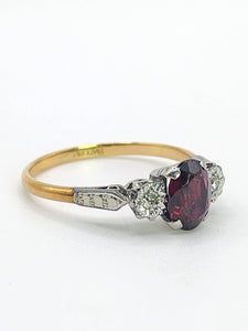 1830: Vintage: 18ct Gold Almandine Garnet Diamonds 3-Stone Straight Ring- Superb