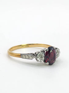 1830: Vintage: 18ct Gold Almandine Garnet Diamonds 3-Stone Straight Ring- Superb