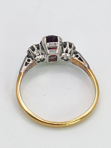 1830: Vintage: 18ct Gold Almandine Garnet Diamonds 3-Stone Straight Ring- Superb