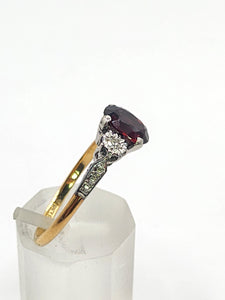 1830: Vintage: 18ct Gold Almandine Garnet Diamonds 3-Stone Straight Ring- Superb
