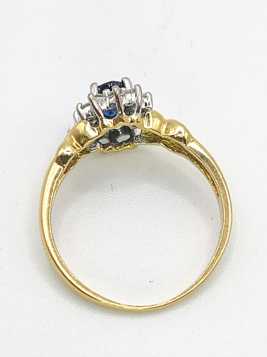 6525 Vintage: 18ct Yellow Gold Sapphire & Diamond Oval Cluster Ring