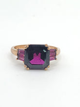 Cargar imagen en el visor de la galería, 1993: Vintage: 9ct Rose Gold Rhodolite Garnets Cocktail Ring- Pink Gold Purple Garnets
