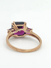 Cargar imagen en el visor de la galería, 1993: Vintage: 9ct Rose Gold Rhodolite Garnets Cocktail Ring- Pink Gold Purple Garnets

