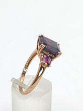 Cargar imagen en el visor de la galería, 1993: Vintage: 9ct Rose Gold Rhodolite Garnets Cocktail Ring- Pink Gold Purple Garnets
