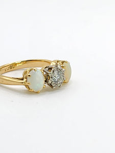 2024: Vintage18ct Gold Diamond White Opals 3-Stone Straight Ring- a rare find