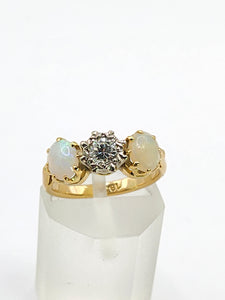 2024: Vintage18ct Gold Diamond White Opals 3-Stone Straight Ring- a rare find