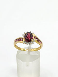1835: Vintage; 9ct Gold 9 Garnets 10 Diamonds Cocktail Ring- FAB