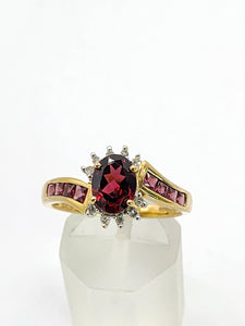 1835: Vintage; 9ct Gold 9 Garnets 10 Diamonds Cocktail Ring- FAB