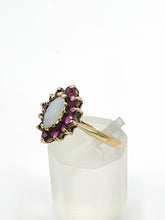 Cargar imagen en el visor de la galería, 1839: Vintage: 9ct Gold White Opal 12 Crimson Topaz Cluster Ring- From 1979
