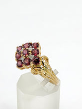 Cargar imagen en el visor de la galería, 1845: Vintage; 9ct Gold 9 Red Garnets 4 Natural Diamonds Geometric Set Dress Ring
