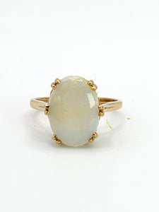 1847: Vintage; 9ct Gold Oval Cabochon White Opal Solitaire- lovely colour play