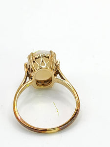 1847: Vintage; 9ct Gold Oval Cabochon White Opal Solitaire- lovely colour play