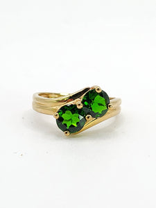 1899: Vintage: 9ct Gold Green Diopsides Crossover Promise Ring- enchanting