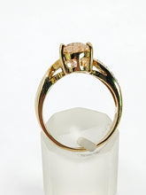 Cargar imagen en el visor de la galería, 1973: Vintage : 9ct Gold Pink Morganite Diamonds Cocktail Ring- Divine

