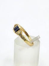 Cargar imagen en el visor de la galería, 2010: Vintage: 18ct Gold French Blue Sapphires Diamonds Dress/Stacker Ring- demure, sparkling
