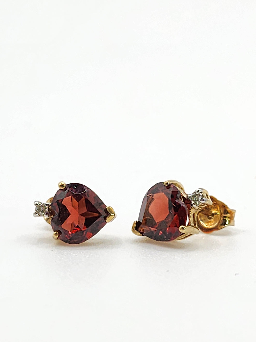 1180: Vintage: 9ct Gold Heart-Cut Garnet Diamond Stud Earrings- Lovely