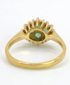 1888L Vintage: 18ct Gold Emeralds &nbsp;16 Diamonds Cluster Ring- Geometric beauty