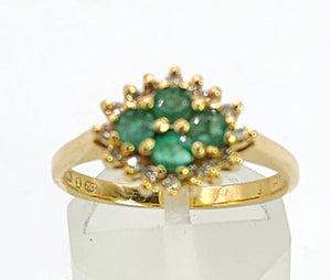 1888L Vintage: 18ct Gold Emeralds &nbsp;16 Diamonds Cluster Ring- Geometric beauty