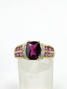 1920: Vintage; 9ct Gold Art Deco Style Amethyst Diamonds Ring-Geometric beauty